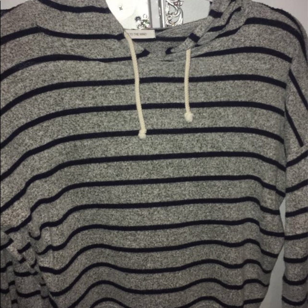 Hooded crop top